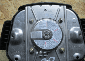 Air bag poduszka powietrzna kierowcy audi A6 C5 6