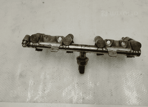 BMW F20 F30 LISTWA WTRYSKOWA WTRYSKI 7592426 3