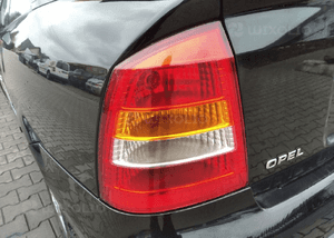 Opel Astra G II lampa tyl tylna prawa 2