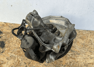 BMW E90 E87 Zwrotnica przednia Lewa - 16402 1