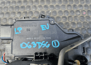 Zamek Drzwi 4B1837015G 8E1837016C Rygiel Lewy Prawy Przod Przedni Europa Audi A4 B6 A6 C5 Sedan Kombi 3