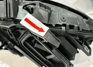 Mercedes B W246 LIFT Lampa przednia Led L - 15979 9