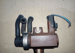 Ford Focus MK2  Volvo V50 Peugeot 407 Citroen C4 1.6 HDI TDCI elektrozawor turbosprezarki 3