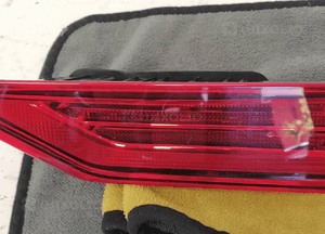 VOLVO XC60 II LAMPA PRAWY TYŁ TYLNA W KLAPĘ ORYGINAŁ 6