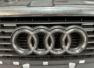 AUDI A4 B7 8E0 Grill / Atrapa chłodnicy - 16342 3