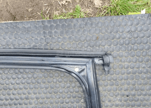 Ramka Uszczelka Szyby Drzwi Prowadnica Guma AUDI A4 B8 Sedan Kombi 31