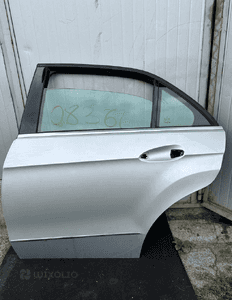 MERCEDES E 212 sedan drzwi lewy tył srebrne 775 lewe tylne 3