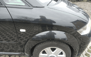 Audi A2 błotnik przód przedni  lewy  LZ9W 1