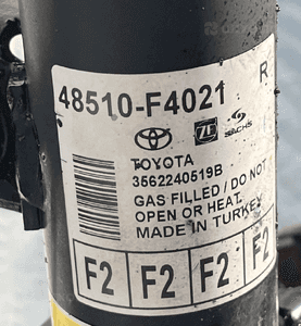 Amortyzator zwrotnica prawy toyota c-hr chr 1.8 5