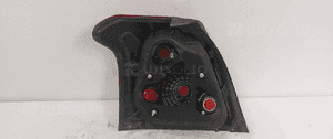 Tyl tylna lampa prawa toyota avensis T25 4