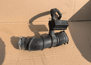 Przewód wąż rura dolot powietrza Toyota RAV4 V 19- 2.5 Hybrid 17881-25050 17881-25040 17893-25070 1