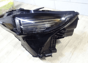 MAZDA CX30 CX-10 LEWA LAMPA FULL LED DGJ1-51040 4
