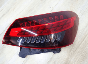 Lampa tył MB w213 lift sedan prawa led yap2289520 1