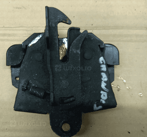 Mitsubishi Grandis zamek maski 1