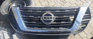 atrapa nissan nv300 623109057r 1
