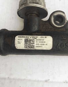 Listwa wtryskowa z czujnikiem 4R8Q-9C066-AC Land Rover Discovery 3 III / Range Rover Sport 2.7 TDV6 2
