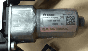 Citroen C4 Picasso II silniczek wycieraczki tył tylnej 9677680580 3