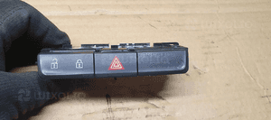 Włącznik awaryjnych centralnego zamka Opel Zafira C 20934759 1