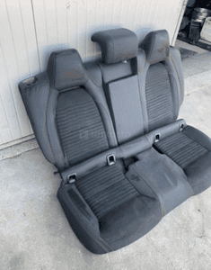 MERCEDES   a 176  kanapa tylna AMG czerwona nitka tapicerka 3
