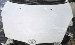 Toyota Yaris Verso maska 1