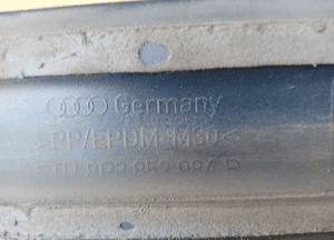 Listwa błotnika prawy tył tylna prawa Audi A3 8P 3D LX7Z 8P3853984B 4