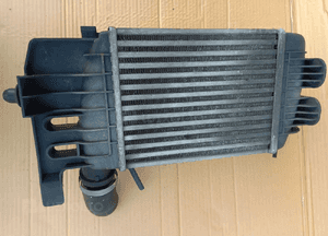 Toyota Yaris II 1.4 D4D chłodnica powietrza intercooler 0N020 3