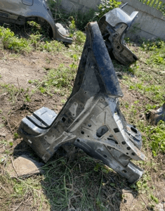 Mercedes A 169 ćwiartka prawa słupek a fartuch podłużnica 1