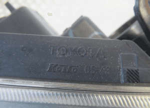 Lampa przednia przód prawa toyota avensis ii T25 soczewka 2003-2006 12