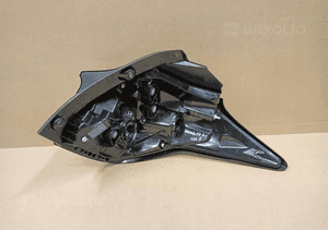 Lampa lewa tylna lewy tył toyota yaris iv 4 led 20- 2