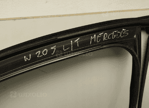 Mercedes W205 uszczelka szyby drzwi lewy tył 6