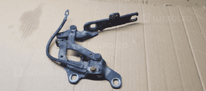 Zawias maski lewy przód BMW 3 E90 E91 E92 7115263 3