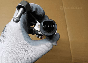 Listwa wtryskowa rurki czujnik BMW M5 G30 F90 4.4 V8 0261547002 7852402 4