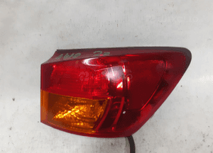 . TYL TYLNA LAMPA PRAWA  W BŁOTNIK LEXUS IS220 IS250 IS350 1