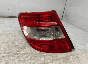 Mercedes c-klasa W204 lampa lewy tył 1