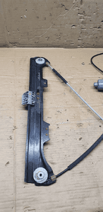 Mechanizm podnośnik szyby lewy przód BMW 5 E60 6981141 7184741S 7184383E 2
