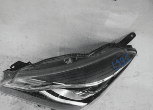 Toyota yaris iii lift lampa przednia lewa 4
