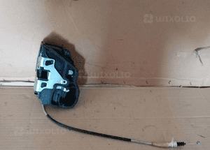 Zamek drzwi lewy przód przedni BMW 1 E87 7229461 1