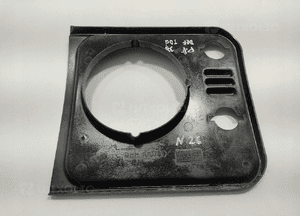 Ramka osłona maskownica lampy prawa land rover defender DHH100780 1999-2014 4