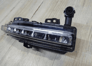 Range Rover L460 PRAWY halogen M8E2 M8E2-15200 2