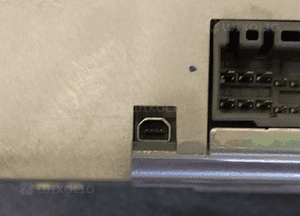 JAGUAR XE X760 WZMACNIACZ AUDIO ORYGINAŁ 5