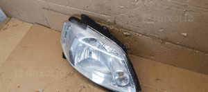 Lampa prawy przód przednia prawa VW FOX 3