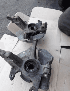 Mazda 323f 323 323p BA 94-98  Zwrotnica piasta Prawa lewa przednia prz 2