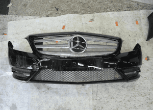 Mercedes 246 z grilem na spryski i pdc zderzak przedni 1