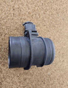 Przepływomierz powietrza vw seat skoda audi 2.0 tdi F00C2G7046 2