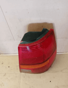 Lampa prawy tył tylna prawa VW Golf IV 4 Kombi 3