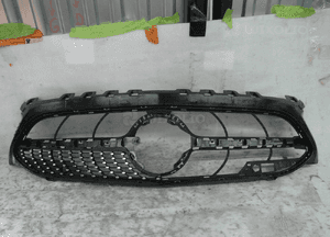 Mercedes b klasa 247 A247 diamont amg grill atrapa 1