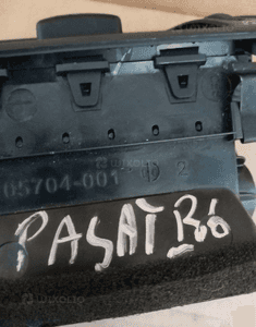 Kratka nawiewu powietrza prawa VW Passat B6 3C1819702E 3