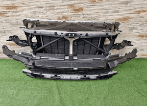 Pas przedni wzmocnie chłodnice bmw 5 G30 G31 1