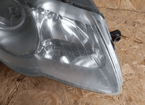 VW VOLKSWAGEN PASSAT B6 LAMPA PRZÓD PRZEDNIA PRAWA SOCZEWKA 2
