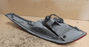 # LAMPA LEWY TYŁ  W KLAPĘ RENAULT MEGANE III nr 265550009R 2